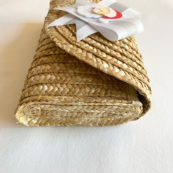 Santa Straw Clutch with White Bow - Picture 4 of 4